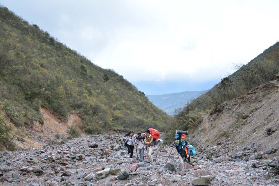 《佛静山穿越大相岭清溪古道》