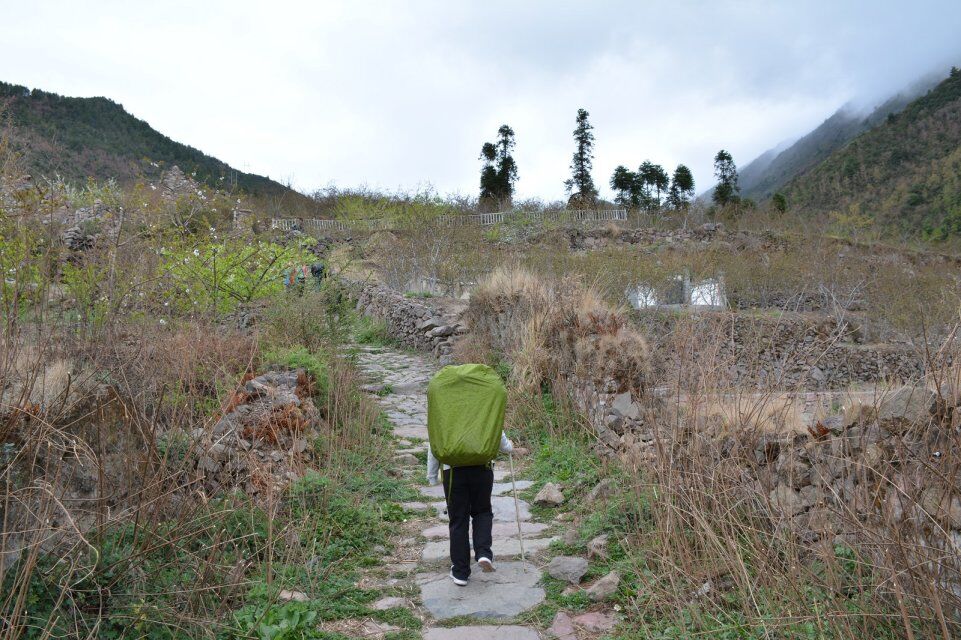 《佛静山穿越大相岭清溪古道》